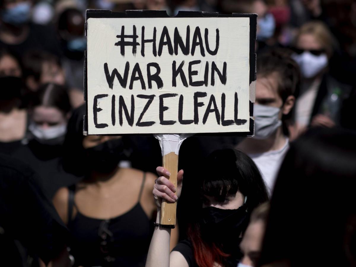 Black Lives Matter - Tribute To George Floyd DEU, Deutschland, Germany, Berlin, 06.06.2020 Demonstranten mit Schild Hana