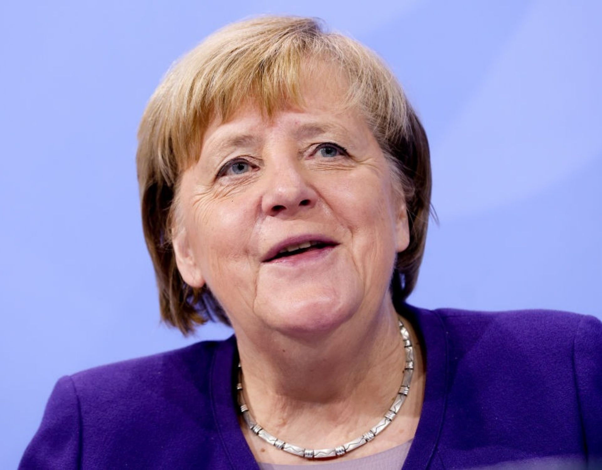 rente das verdient angela merkel nach ihrer amtszeit als kanzlerin wmn