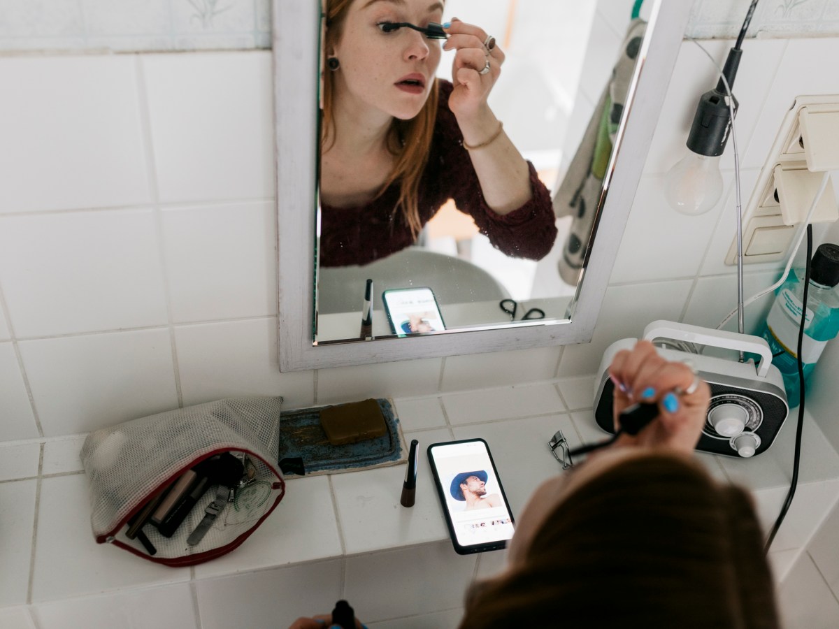 Antwort auf abgesagtes Date frau macht sich fertig handy