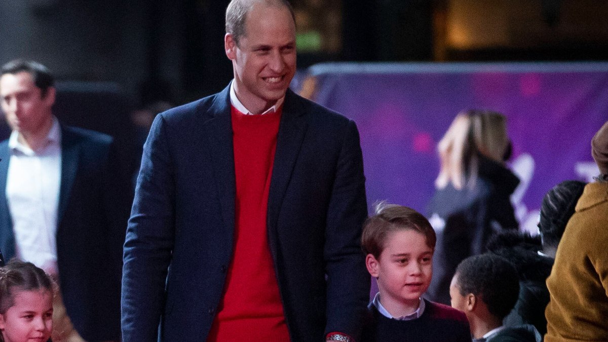 Prinz William und Prinz George bei einer Vorstellung in London.. © imago/i Images