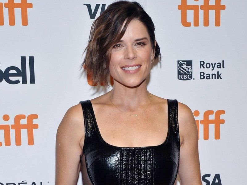 Neve Campbell wurde an einem Filmset von einem Bären angefallen.. © IMAGO / Starface