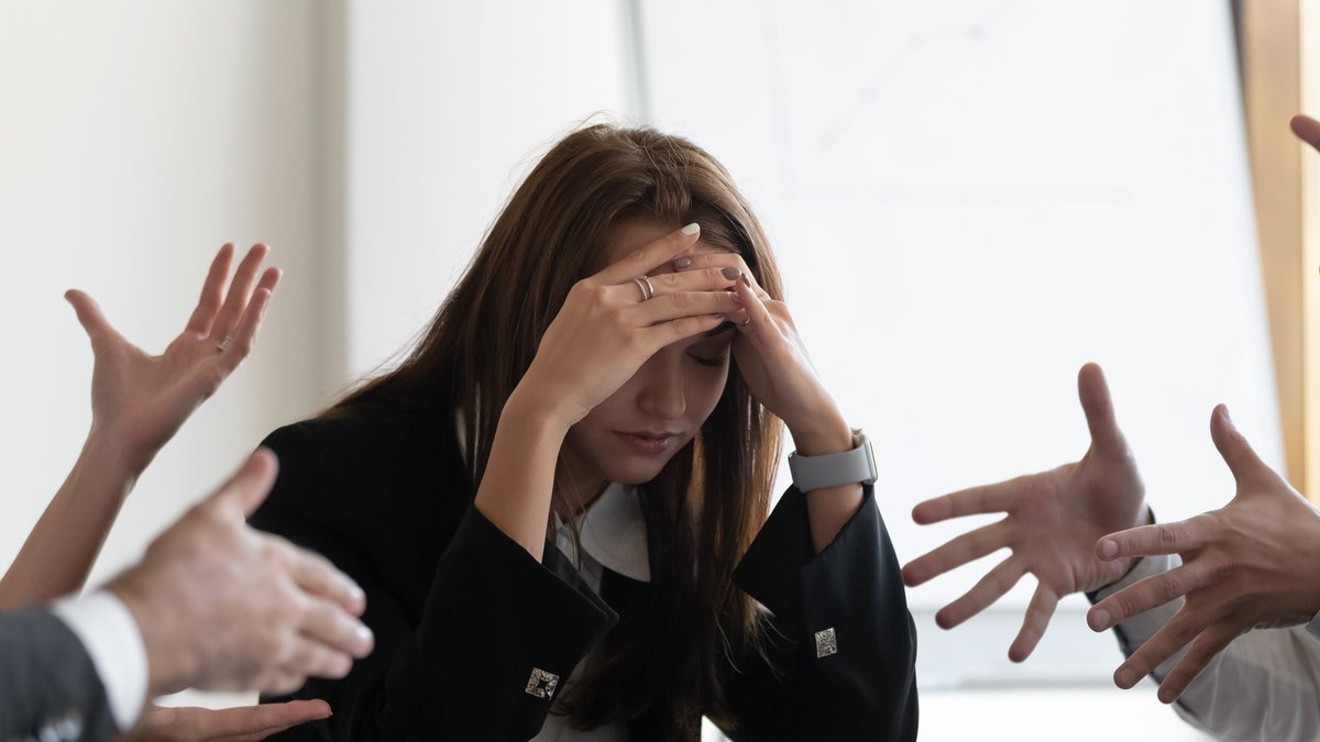 Der Stress anderer kann auf uns abfärben.. © fizkes/Shutterstock.com