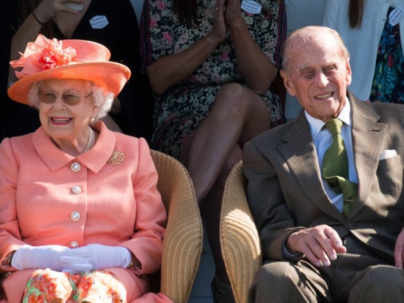 Die Queen und Prinz Philip bei einem gemeinsamen Auftritt 2018. Der Herzog von Edinburgh starb im April 2021.. © imago/PA Images