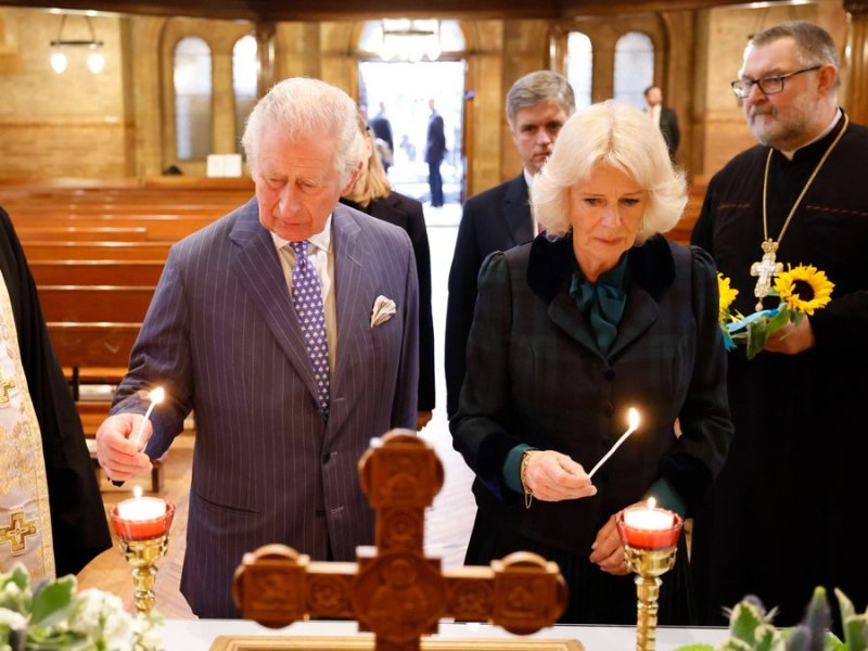 Prinz Charles und Herzogin Camilla in der ukrainischen katholischen Kathedrale in London.. © imago/i Images