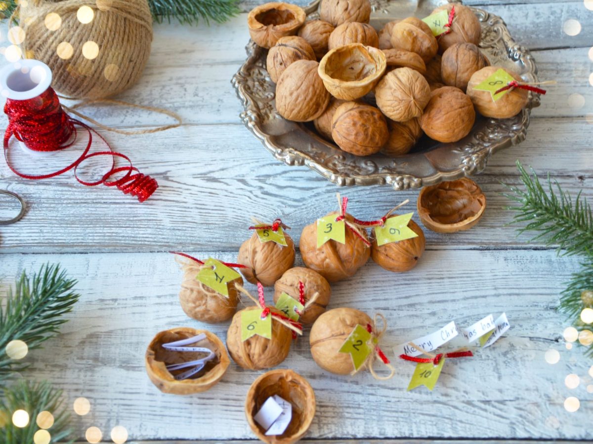 Adventskalender aus Walnussschalen