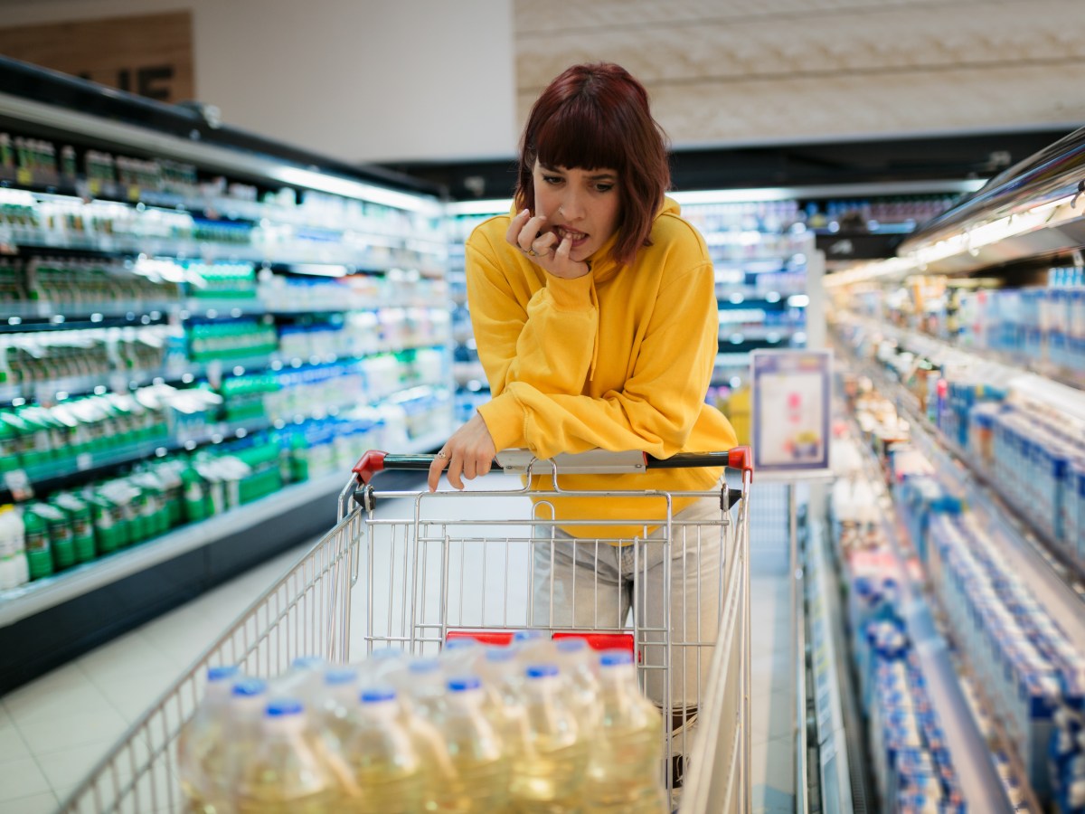 Frau im Supermarkt