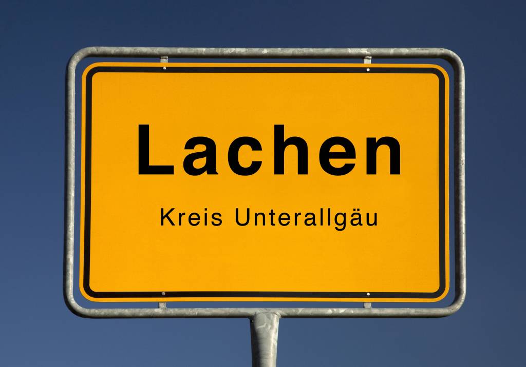 Ortseingangsschild von Lachen, Gemeinde im Landkreis Unterallgäu, Deutschland, Bayern. 