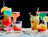 Ein fruchtiger Cocktail-Klassiker versetzt dich in Sommer-Laune? Wir haben die Rezepte vieler Cocktails auf einen Blick fÃ¼r dich hier.