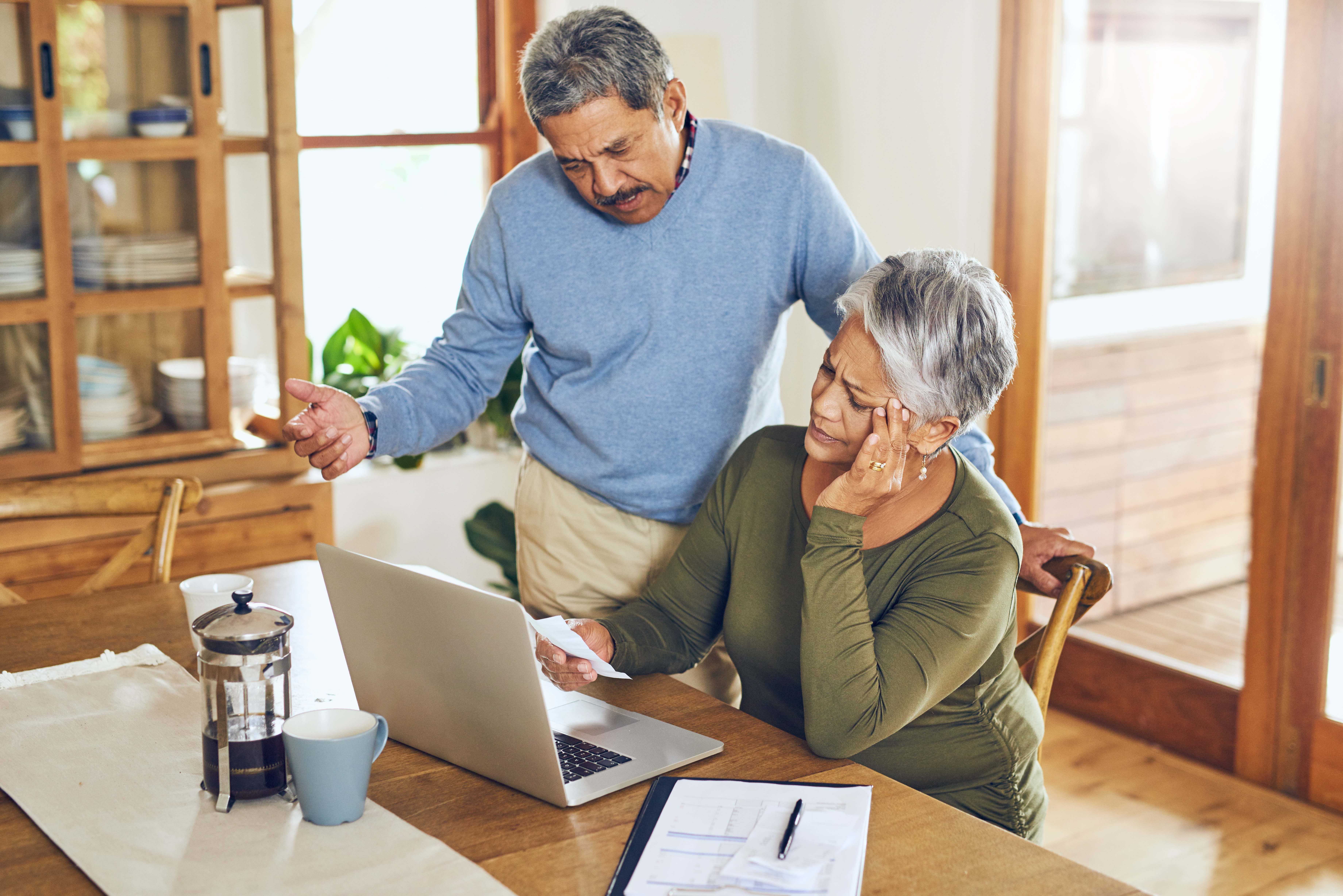 Study Reveals Difficulty for Older People in Obtaining Loans from Banks