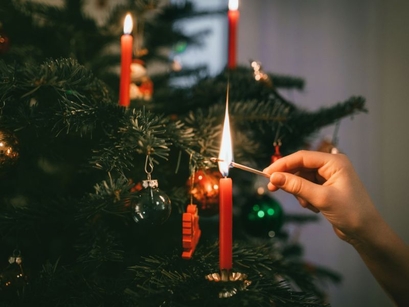 Kerzen am Weihnachtsbaum