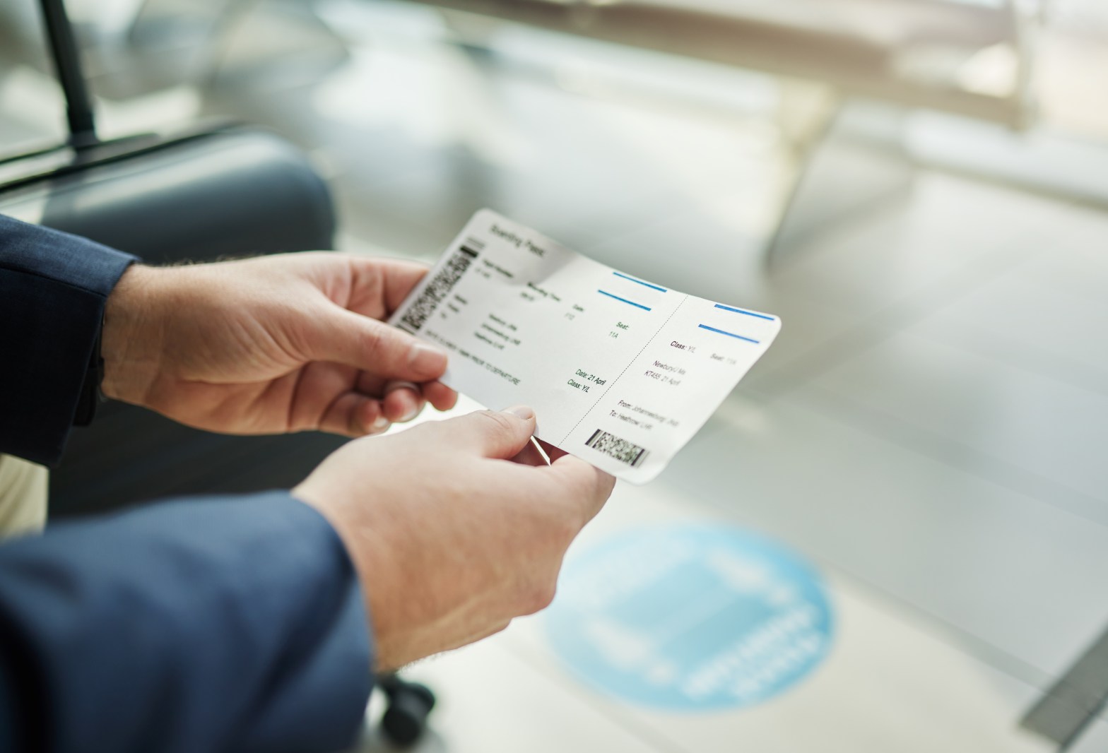 Höhere Ticketsteuer auf Passagierflüge: Fliegen wird 2024 teurer - wmn