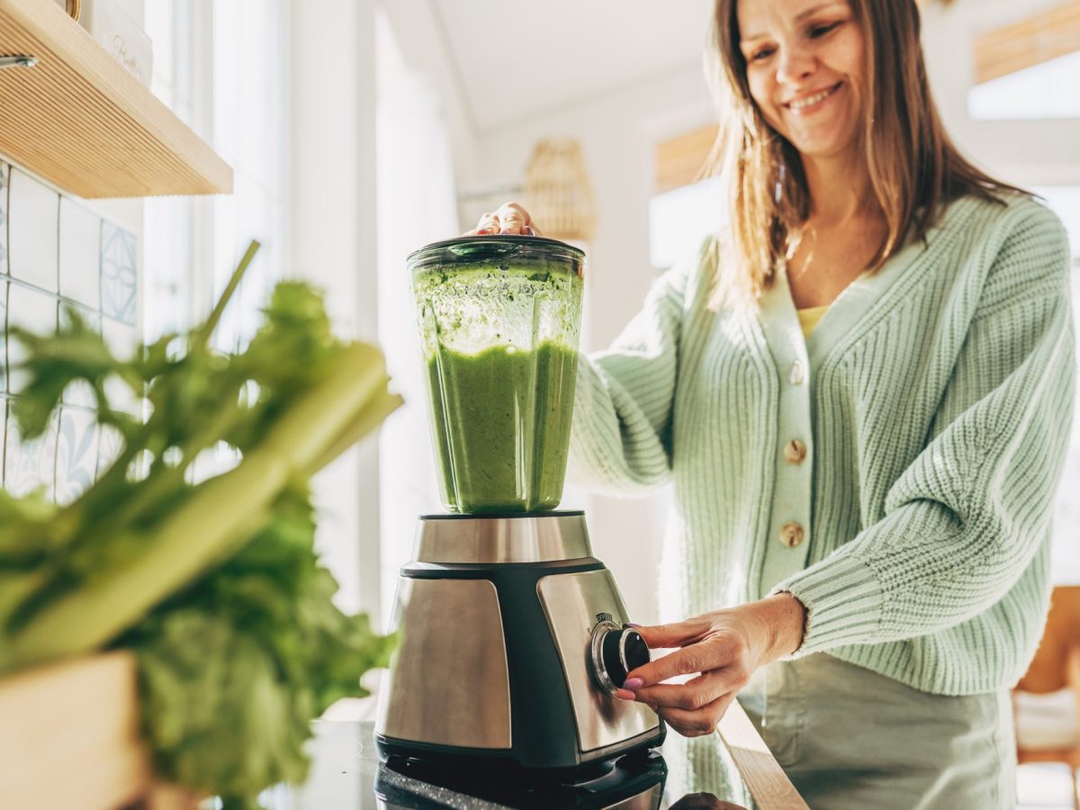 Frau grÃ¼ner Shake