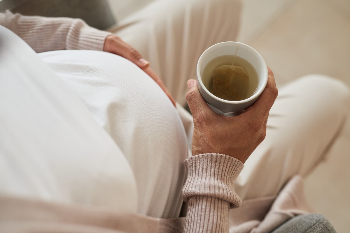 Darf man Himbeerblättertee in der Schwangerschaft trinken?