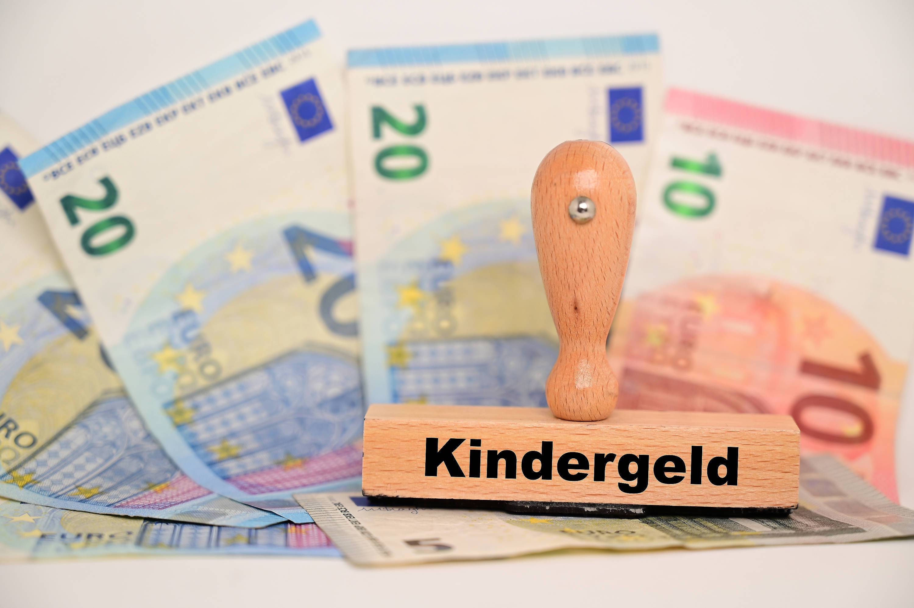 Kindergeld Lindner kündigt Erhöhung für 2025 an wmn