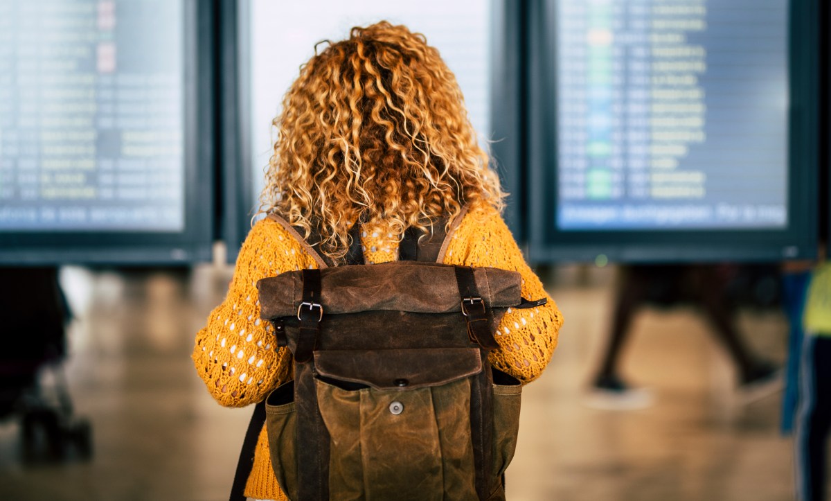 Handgepäck im Flugzeug: Aufgepasst! Diese Rucksäcke sind nicht erlaubt.