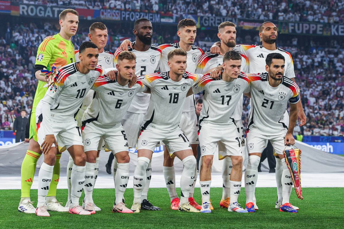 Die deutsche Fußball-Nationalmannschaft zu Beginn des Spiels gegen Schottland.