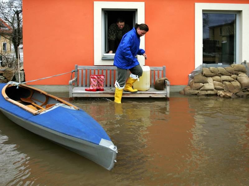 Frau Hochwasser