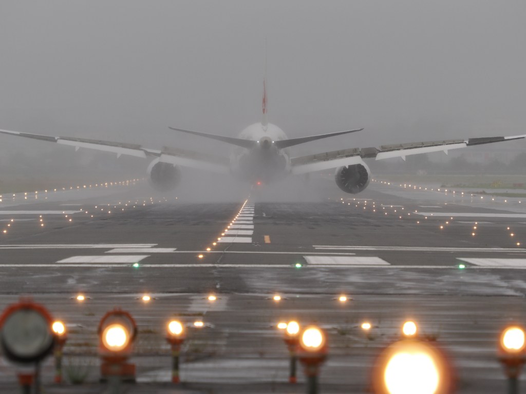 Schlechte Wetterbedingungen können ein Grund für eine harte Landung sein.