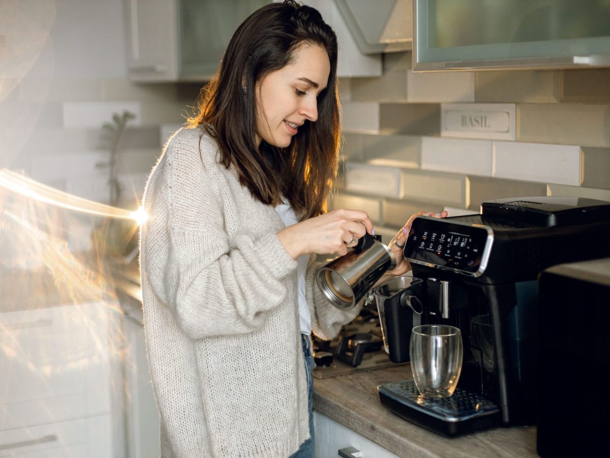 Kaffeemaschine entkalken: Mit diesen genialen Küchen-Hacks geht’s kinderleicht