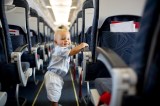 Fliegen mit Baby: Mit dieser Checkliste wirst du nichts Wichtiges vergessen.