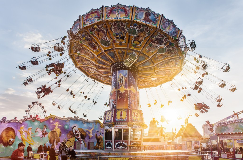 Fahre mit den öffentlichen Verkehrsmitteln zum Oktoberfest oder bilde Fahrgemeinschaften.