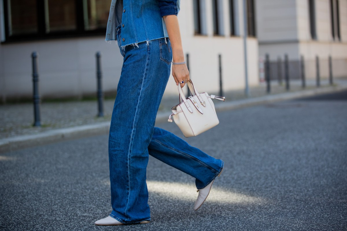 Frau in Levis Jeans