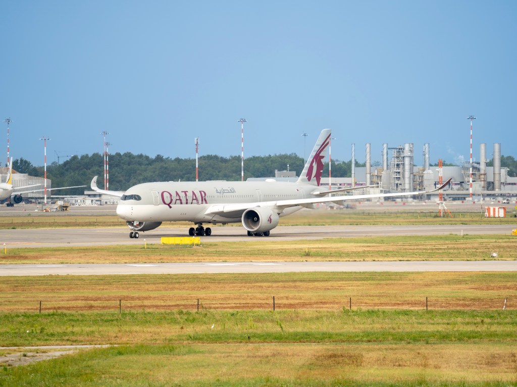 Bei Qatar Airways kannst du in den sogenannten "Student Club" eintreten.