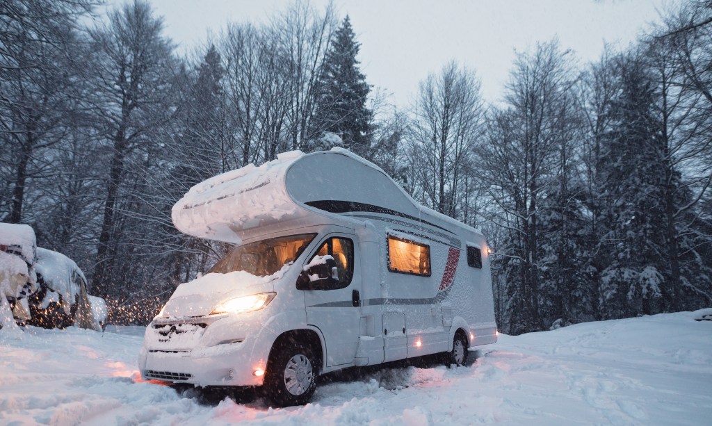 Der Campingplatz liegt malerische Bergwelt der Berchtesgadener Alpen und Loferer Steinberge. 