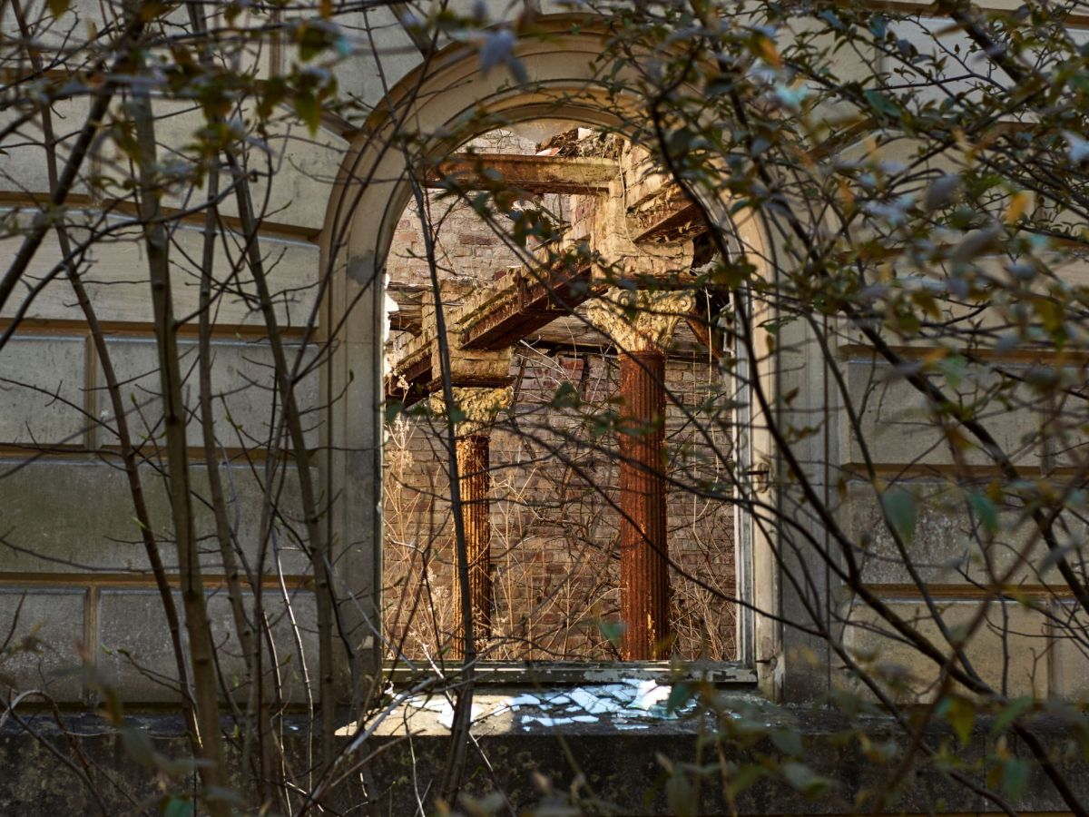 Das Schloss Dwasieden ist einer der beliebtesten Lost Places in Deutschland.