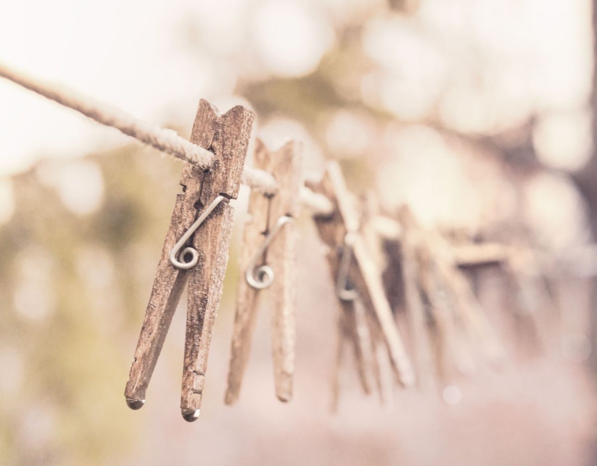 WÃ¤scheklammern aus Holz: Weihnachtstsern basteln - DIY Idee