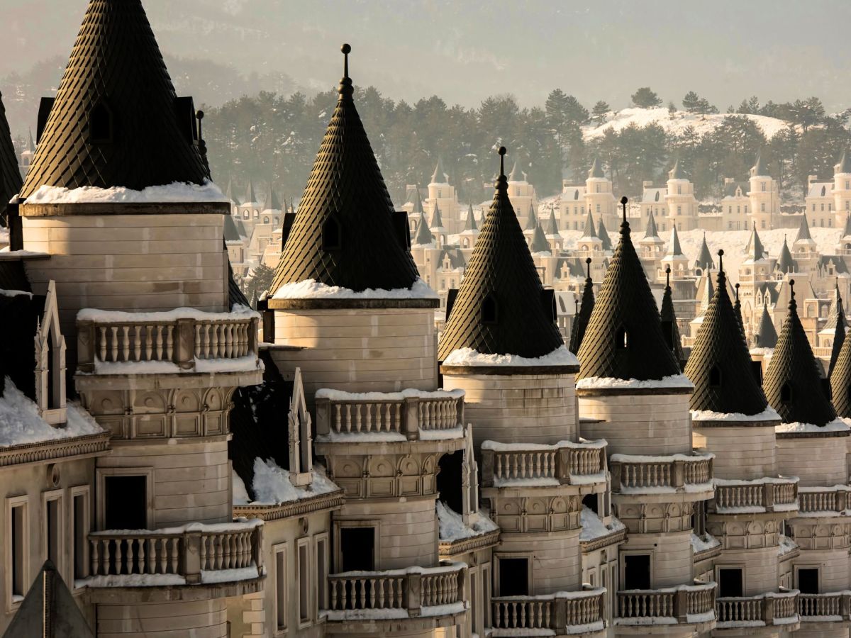 Lost Places: Die Geschichte hinter dem Burj Al Babas in der TÃ¼rkei.